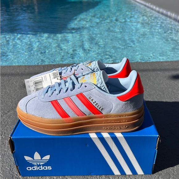 Gazelle Bold Shoes in Clear Sky, Solar Red and Gold Metallic - JR5950 - Picture 4 of 9